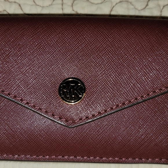 Merlot mk wallet - Picture 1 of 5